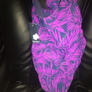 Old Navy Swim - Old navy rouched sides one piece swimsuit M NWT Old Navy Swim - Old navy rouched sides one piece swimsuit M NWT